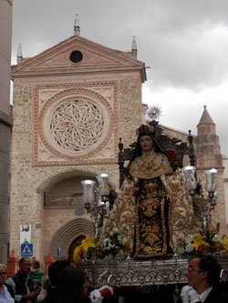 Santa Teresa de Jesús sale en procesión por las calles de Talavera 55 años después