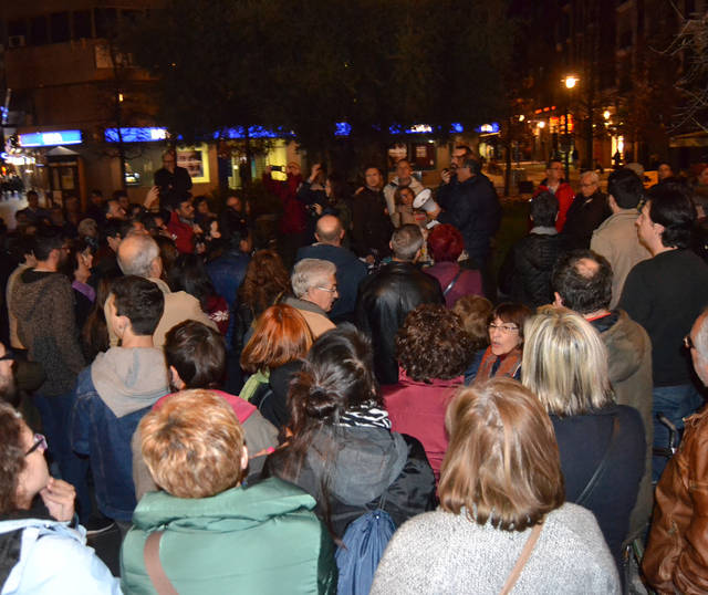 Denuncian el acuerdo de UE y Turquía a refugiados