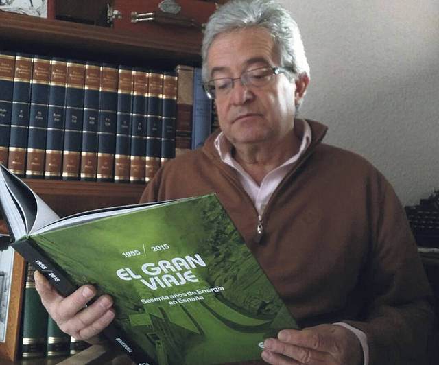 Julián González presentó su libro 'El gran viaje'