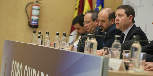 El presidente García-Page condena los atentados de Bruselas y muestra la solidaridad de la región con los fallecidos y sus familias