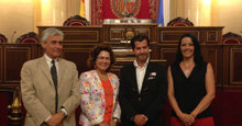 El escultor toledano Alberto Romero visita el Senado