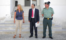 El subdelegado del Gobierno en Toledo, José Julián Gregorio, visita el Cuartel de Escalonilla y se reúne con su alcaldesa