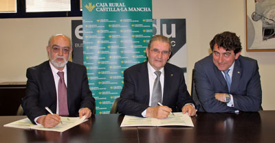 Caja Rural Castilla-La Mancha habilita 60 millones para los farmacéuticos de Toledo