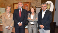 Julia Navarro protagoniza un encuentro de lectores en el Teatro Victoria