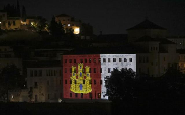La sede de las Cortes se ilumina para celebrar el Día de Castilla-La Mancha