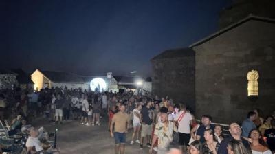 Más de 400 personas participan en la observación astronómica organizada por la Diputación