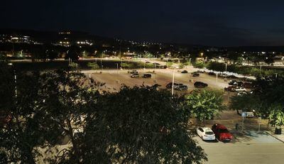El aparcamiento de Santa Teresa estrena alumbrado solar con 24 nuevos puntos de luz