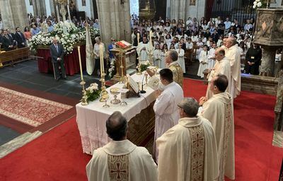 Talavera vive su Corpus con solemnidad y presencia de altares por toda la ciudad