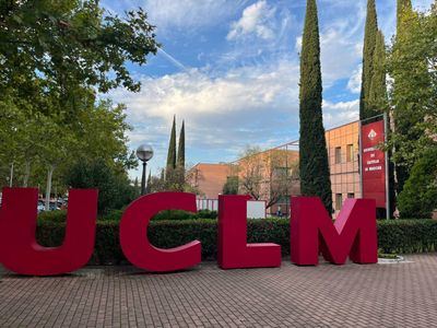 García-Page premia la excelencia: matrícula universitaria gratis durante dos años para los mejores alumnos