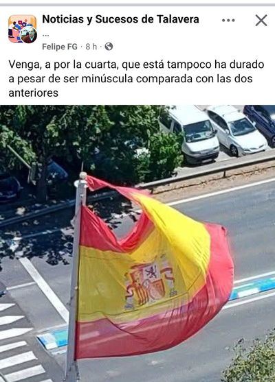 La bandera gigante de España se rompe por cuarta vez pese a ser sustituida por una de menor tamaño