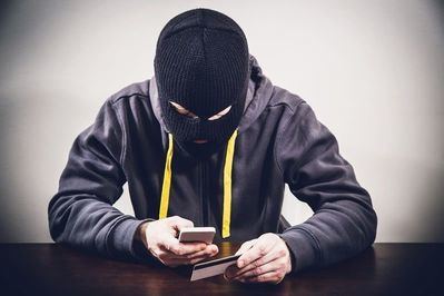 La estafa que llama a tu puerta: así actúan los falsos empleados de este banco