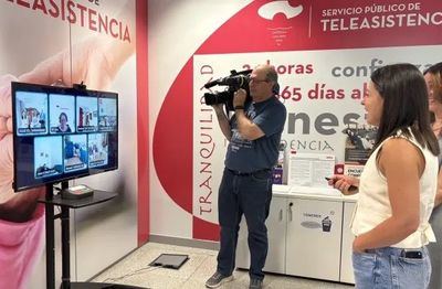 CLM impulsa la teleasistencia con la televisión como herramienta de cuidado