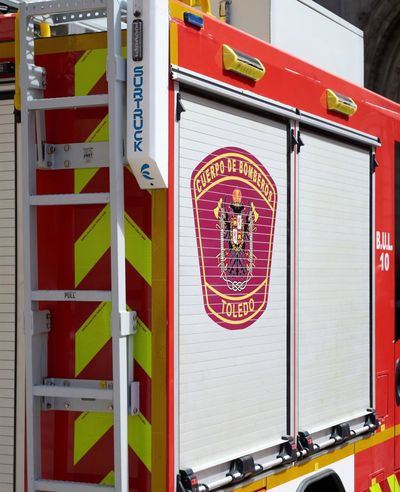 Arde un camión cargado de pacas de paja en el Polígono de Toledo