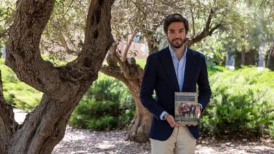 El libro 'Bravo Toledano' alcanza su segunda edición tras un rotundo éxito
