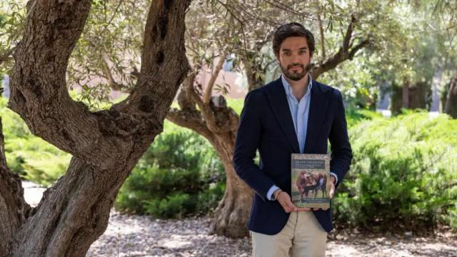 El libro 'Bravo Toledano' alcanza su segunda edición tras un rotundo éxito