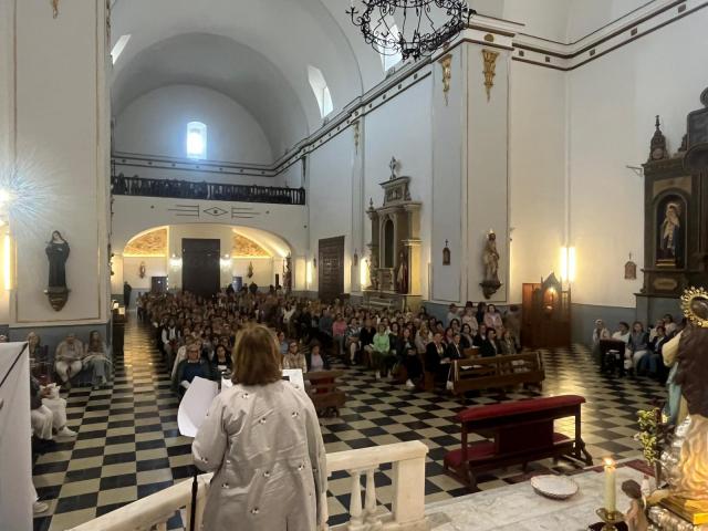 'Oración de Madres' reúne a más de 50 mujeres en un día de fe y fraternidad