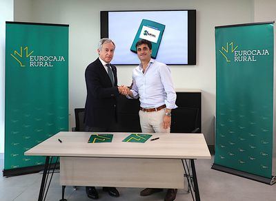 Eurocaja Rural respalda al tejido empresarial farmacéutico de la Comunidad Valenciana