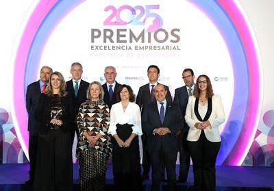 Eurocaja Rural entrega el galardón 'Establecimiento Comercial' en los premios 'Excelencia Empresarial 2025' de CEOE-CEPYME Guadalajara