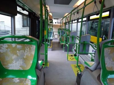 Hallan muerto a un joven de 22 años en un autobús de línea
