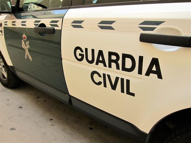 La Guardia Civil de Talavera y Puente detienen a una pareja por robar a ancianos con el método del “abrazo” - www.lavozdeltajo.com