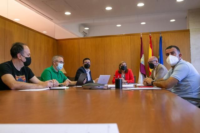 CLM presenta una oferta de empleo público con 1.157 plazas para maestros