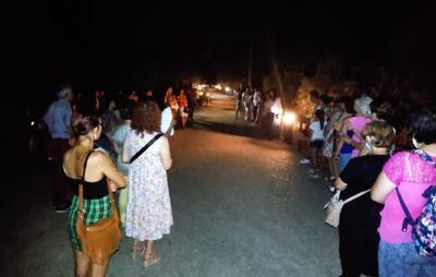 Cerca de 100 de personas participan en la ruta teatralizada de las Santas Alfareras