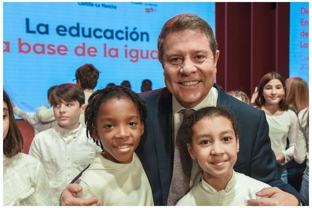 Dialogar para construir. Dialogar para educar. Educar para construir
