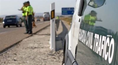 Trágico accidente: Dos muertos y cinco heridos tras chocar un camión y dos coches