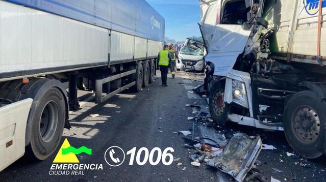 Luto por el padre y el hijo muertos en un accidente en la A-4
