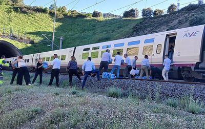 Un pueblo entero se moviliza para ayudar a más de mil pasajeros atrapados por el apagón