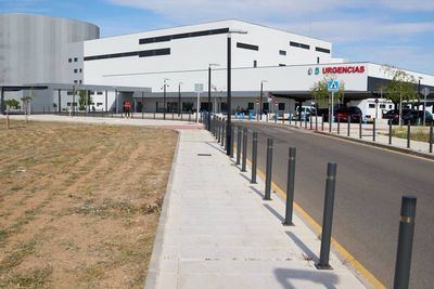 Seis heridos, entre ellos dos menores, en una colisión de tres turismos en Burguillos