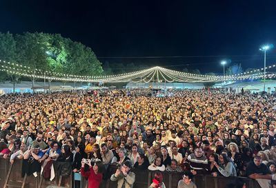 Talavera da la bienvenida a las Ferias de San Isidro con el pregón y el encendido del alumbrado artístico