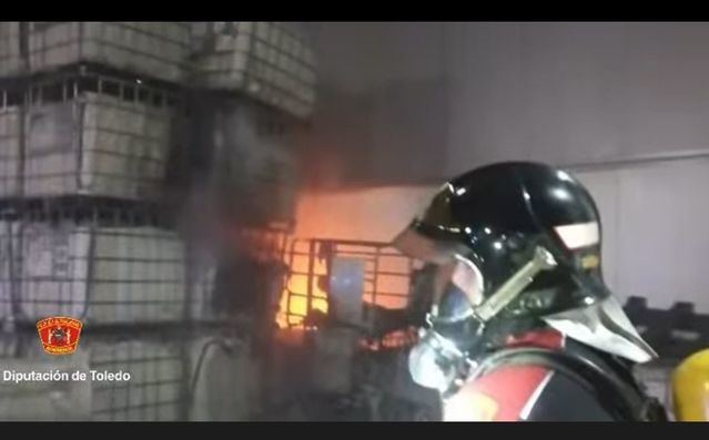 (Vídeo) Incendio en una multinacional de la comarca de Talavera