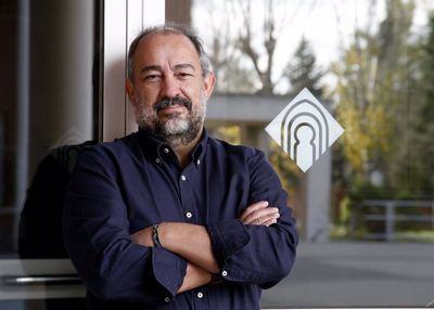 Julián Garde recibe el VIII Premio al Mérito Educativo Extraordinario