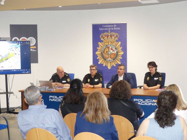 Más vigilancia y más diálogo: la Policía Nacional escucha a Talavera