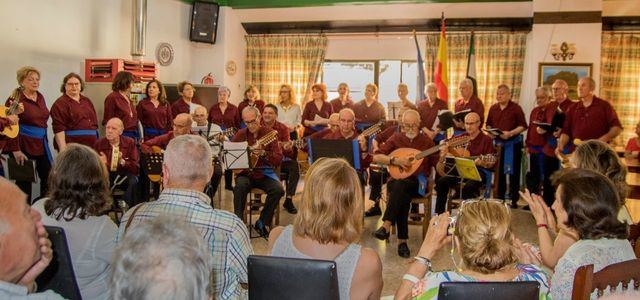 Éxito de público en la actuación de la Parranda Castellana
