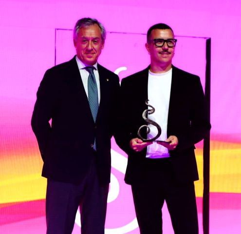 Eurocaja Rural reconoce a 'Salón 224' en los Premios San Juan 2025 28/06/2025