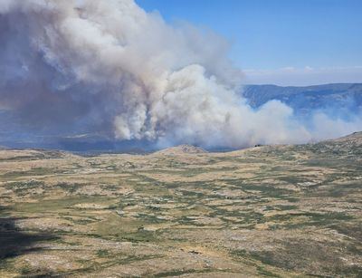 El incendio de Navaluenga (Ávila) se encuentra en IGR 1 y podría controlarse hoy