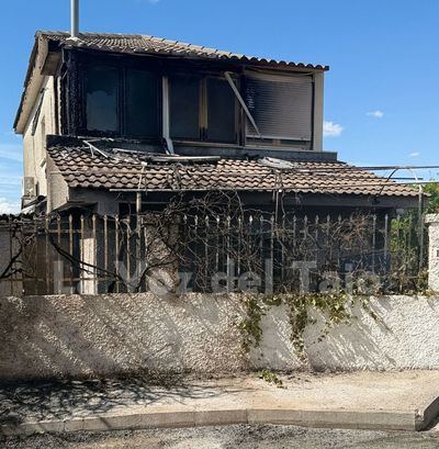 Incendio en El Casar de Escalona (Toledo): las llamas alcanzan a las viviendas de Cerro Alberche