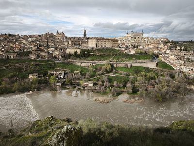 La CHT investiga concesiones hidroeléctricas de particulares ante el descenso del caudal del Tajo en Toledo