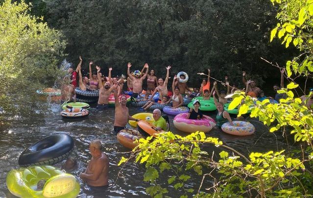 Los 'aventutontunos' vuelven el 2 de agosto para un nuevo descenso en flotador por el río Alberche en Escalona