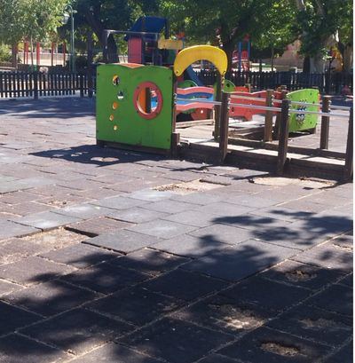 Nueva oleada de quejas vecinales por el deterioro de los parques infantiles en Talavera