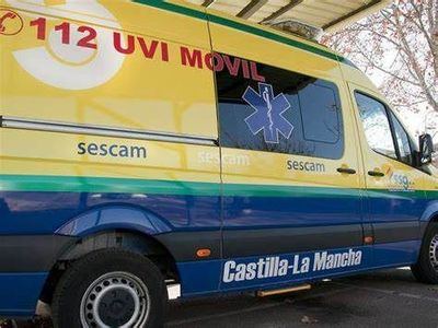 Herido grave un trabajador tras precipitarse desde una máquina 2 metros de altura