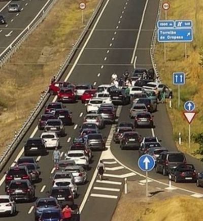Horas de caos en la A-5: la colisión múltiple paralizó completamente la circulación