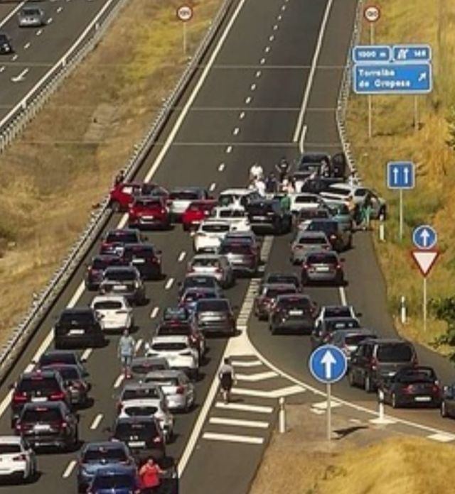 Horas de caos en la A-5: la colisión múltiple paralizó completamente la circulación
