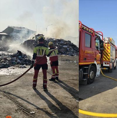 (Fotos y video) Incendio en una planta de reciclaje muy cerca de Talavera