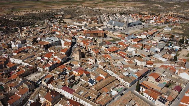 CLM pide al alcalde de Noblejas, que sigue en huelga de hambre, que acredite un aumento de escolares que justifique nuevo instituto