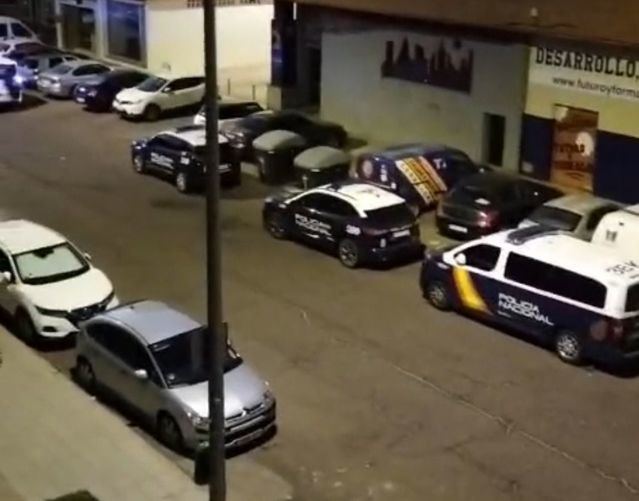 La Policía en el barrio El Parque-La Solana