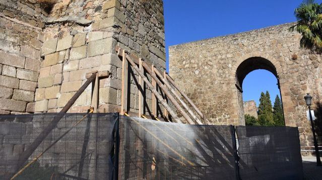 Las grietas de la muralla de Talavera siguen sin solución y los socialistas exigen respuestas