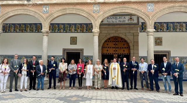 Talavera rinde homenaje a la Virgen del Prado en la tradicional ofrenda floral
